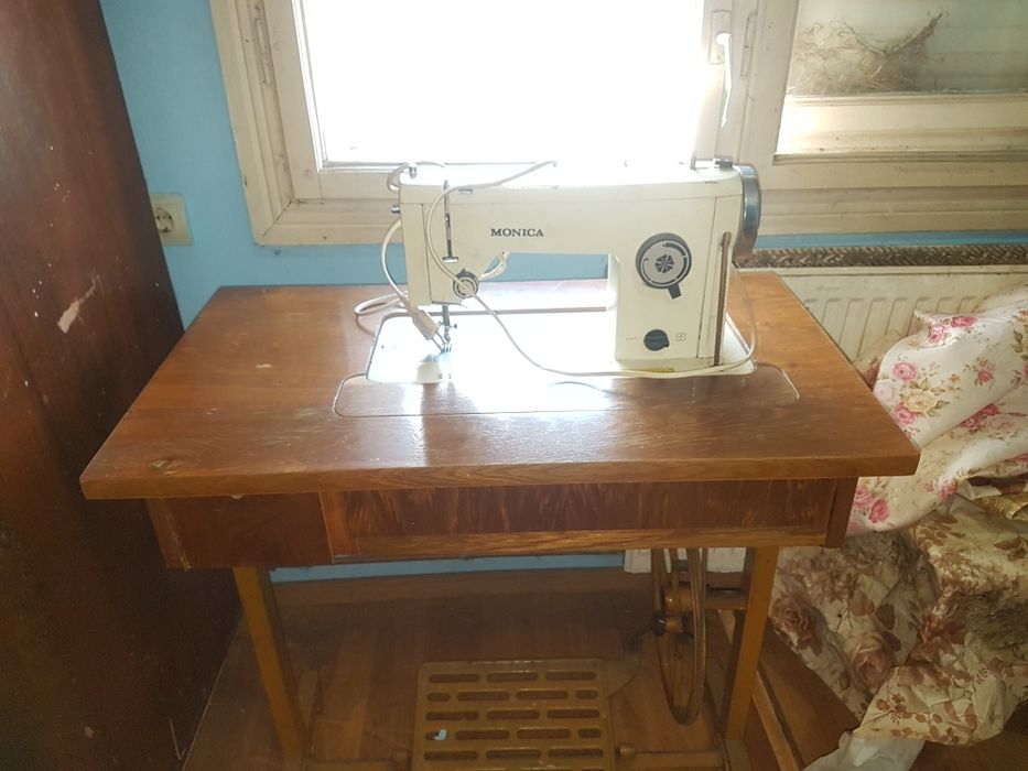 Masina de cusut Monica de Cugir