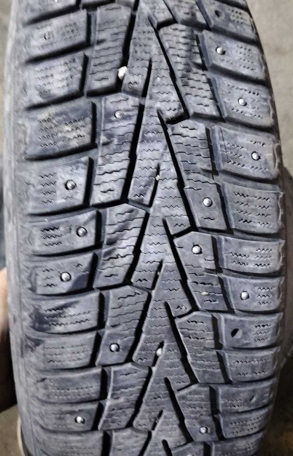 Автошины зимние, шипованные.