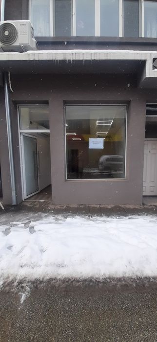 Отдава се под наем търговско помещение от 25кв до Стемо