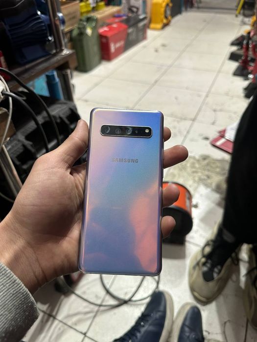Galaxy s10 5G srocna sotiladi holati yaxshi