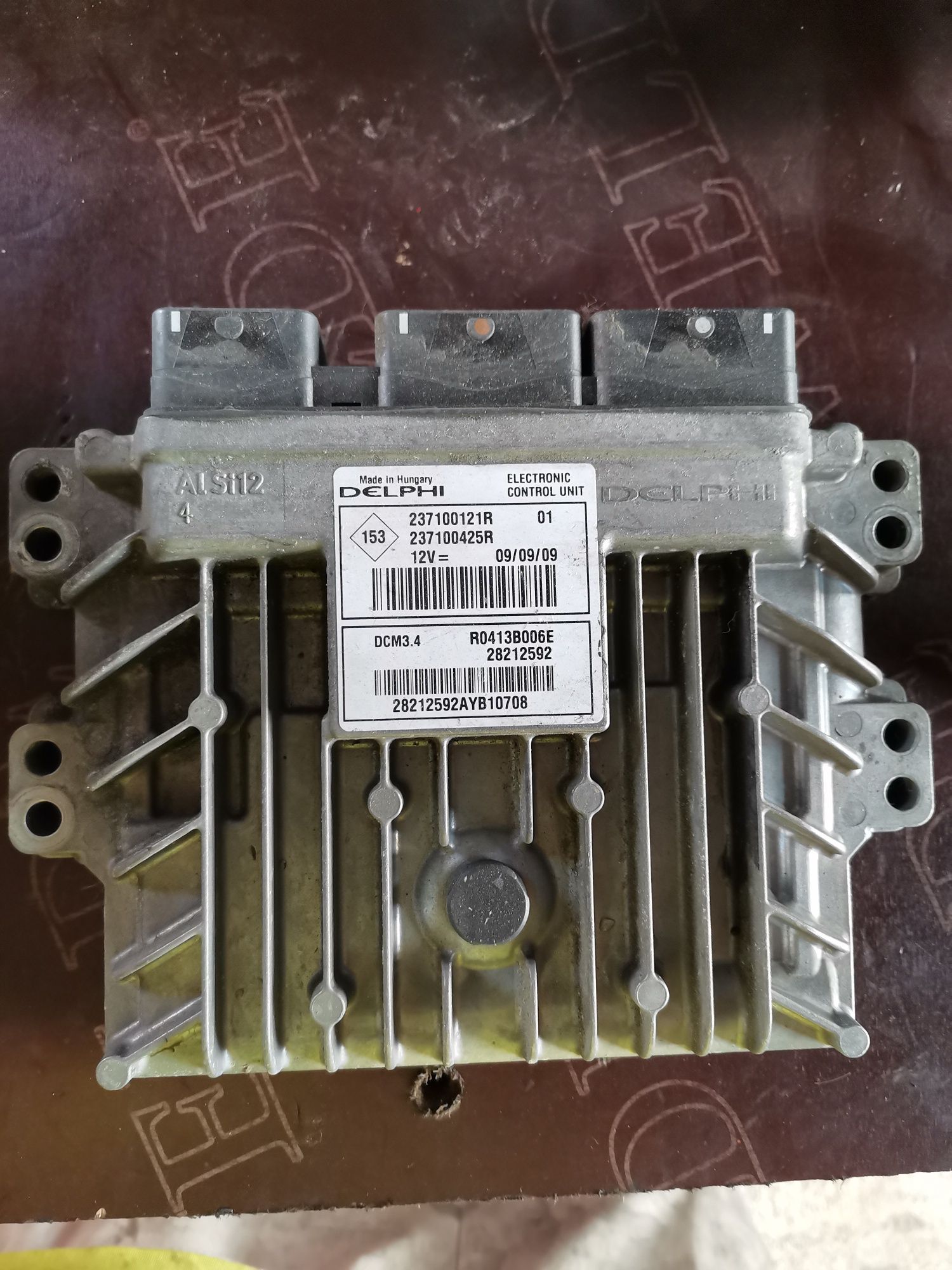 ECU 237100121R  Renault Megane III 1.5 DCI