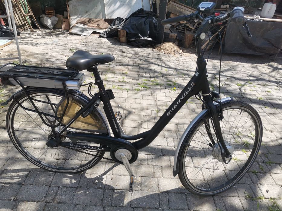 Vand  bicicleta electrica sau normala oraș city