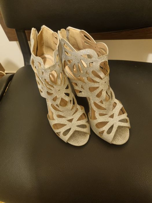 Sandale  argintii nr.35