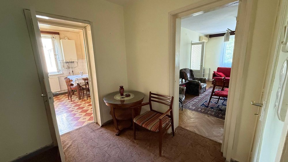 Craiova Piata Centrala Strada Dezrobirii 3 semidecomandate 118000 euro