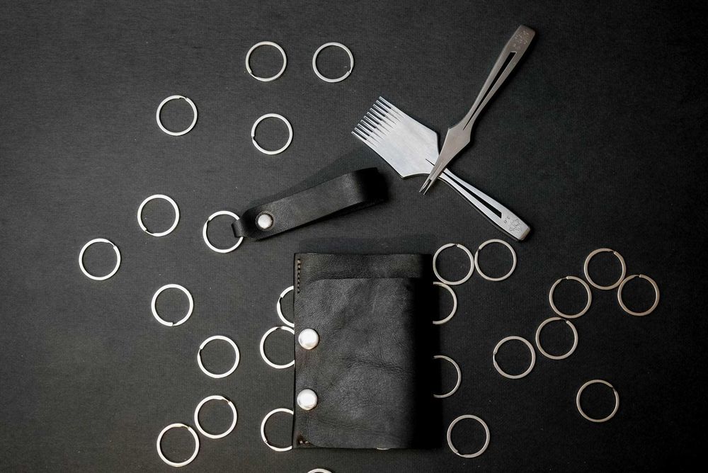Portofel din piele naturala facut manual