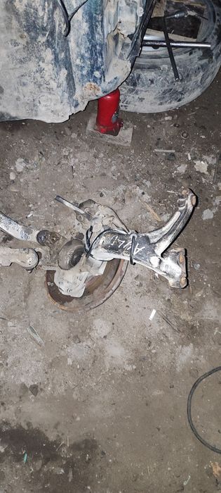 Ауди А4  1.8 механика по запчастям есть все в наличии