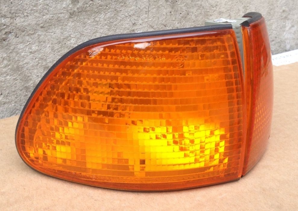 БМВ Е38 мигач ляв фейслифт десен 730д мигачи 740и 725 тдс Алпина бял М