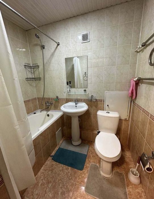 Срочно продается квартира Новомосковская 2/5/5