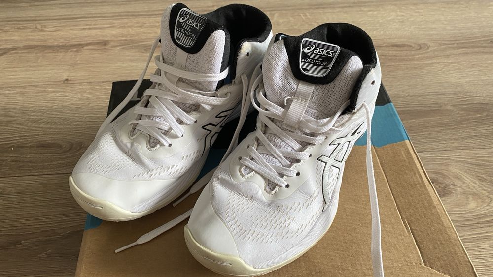 Кроссовки волейбольные Asics 39 размер