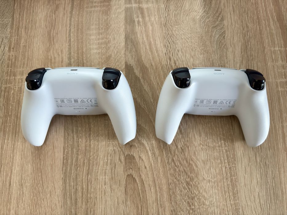 PlayStation 5 Disc Edition, с два контролера и зарядна станция