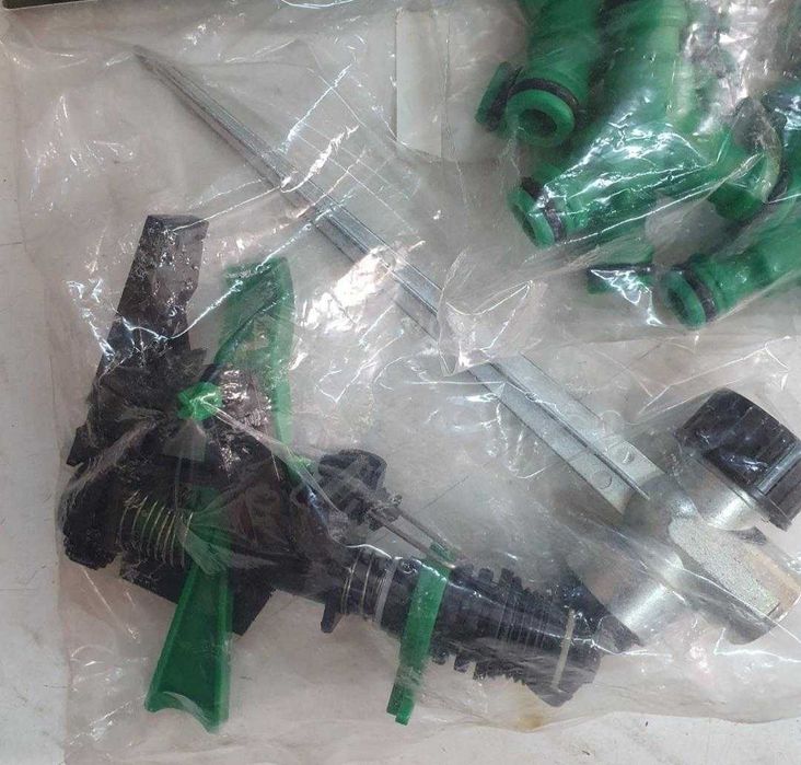 Aspersor plus conectori cu 3 capete