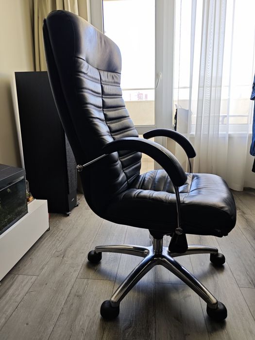 Офис стол естествена кожа