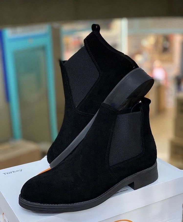 Chelsea сапог без меха от бренда Zara