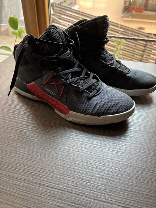 Vand incaltaminte baschet