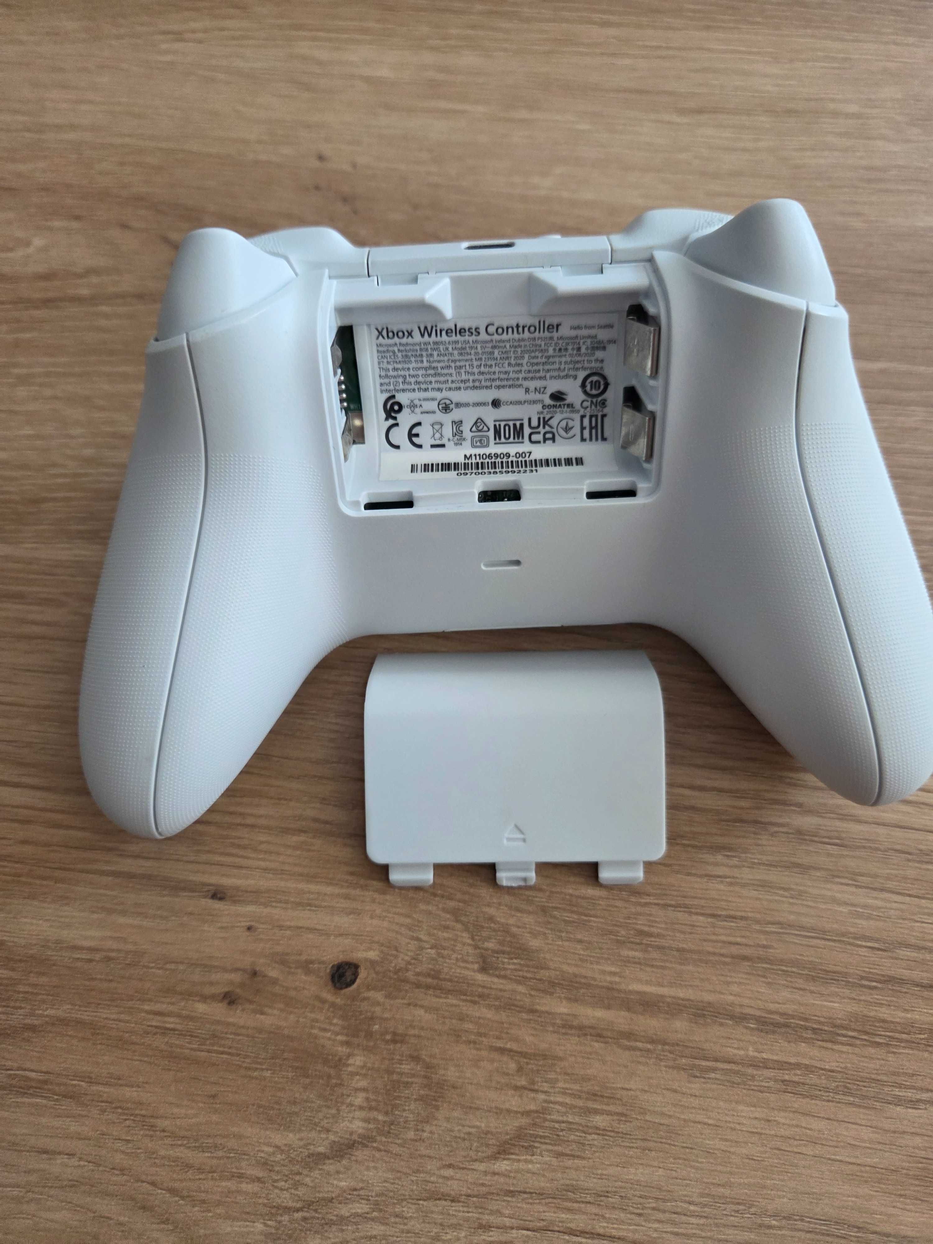 Controller maneta Xbox Series originala impecabila.