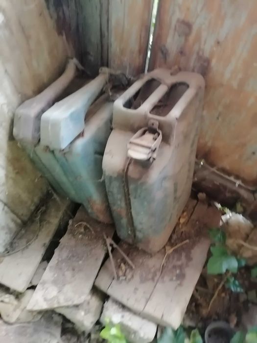 Стари туби за гориво