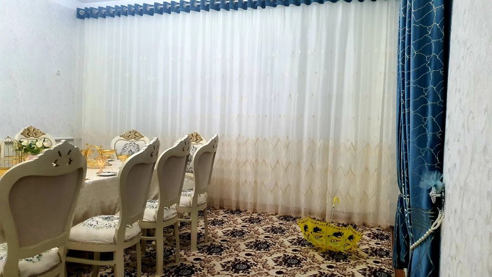 Ховли, катеж 6 сотих. Ремонтлари яхши. Катта йул буйида.