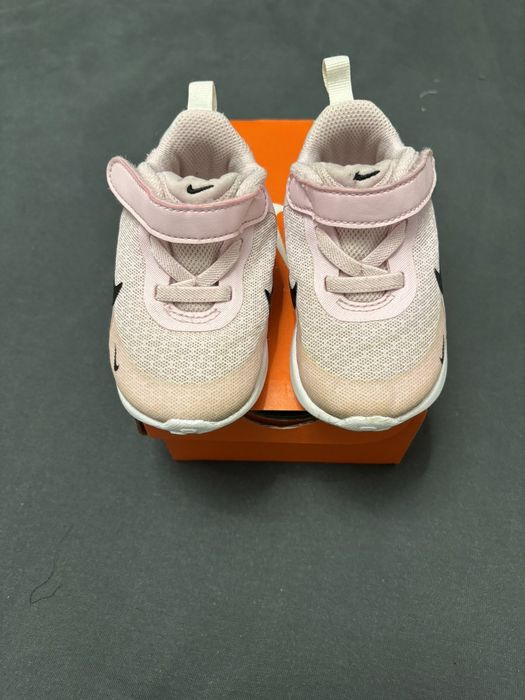 Бебешки обувки Nike revolution