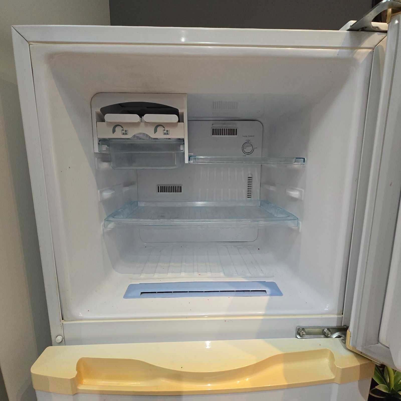 хладилник Samsung RT24VH – No Frost