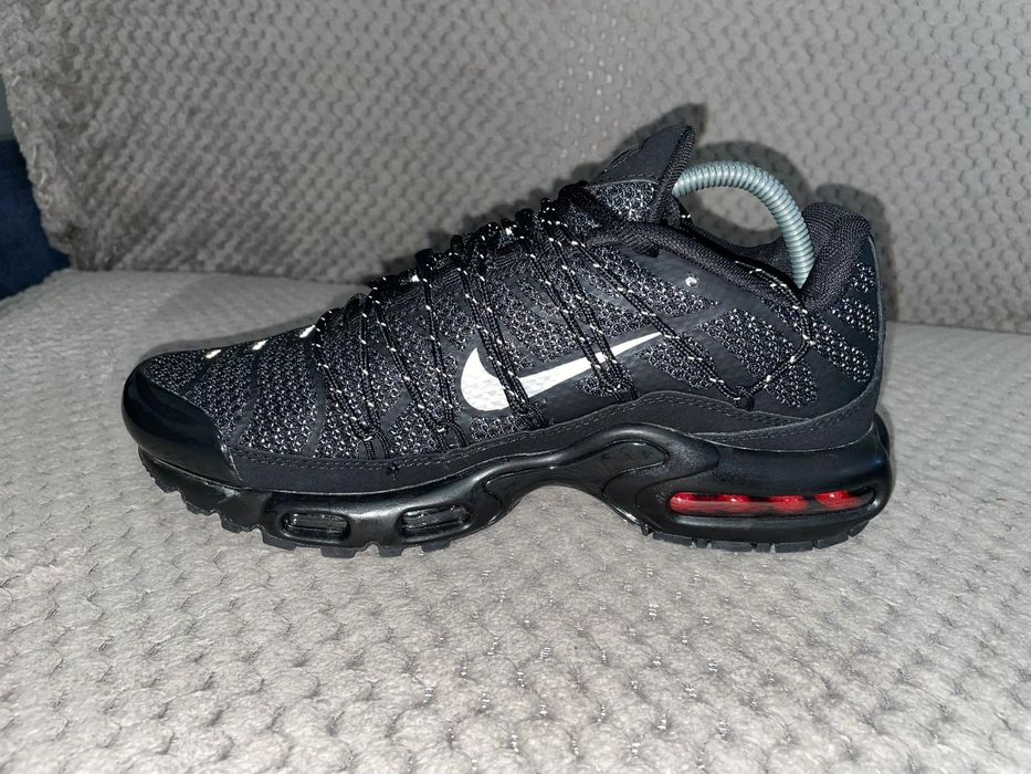 Adidas NIKE Air Max Plus Utility nr 42