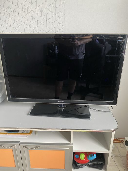 Телевизор samsung