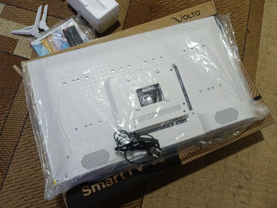 Yangi Televizor SMART 32 Talik srochna sotiladi