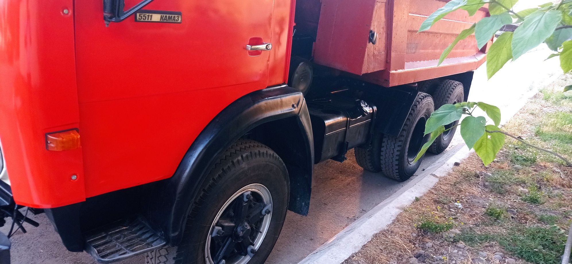 Kamaz sotiladi holati ideal balon yangi mator zor akumliyator yangi.