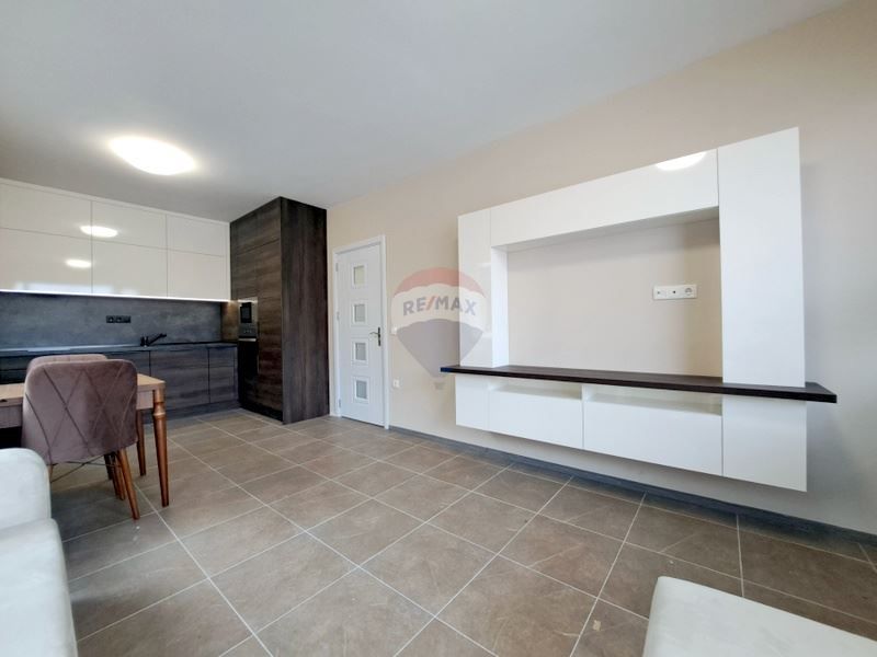 Дава се под наем Двустаен апартамент в Варна, Левски - 60 кв.м за 408 € - Снимка #3