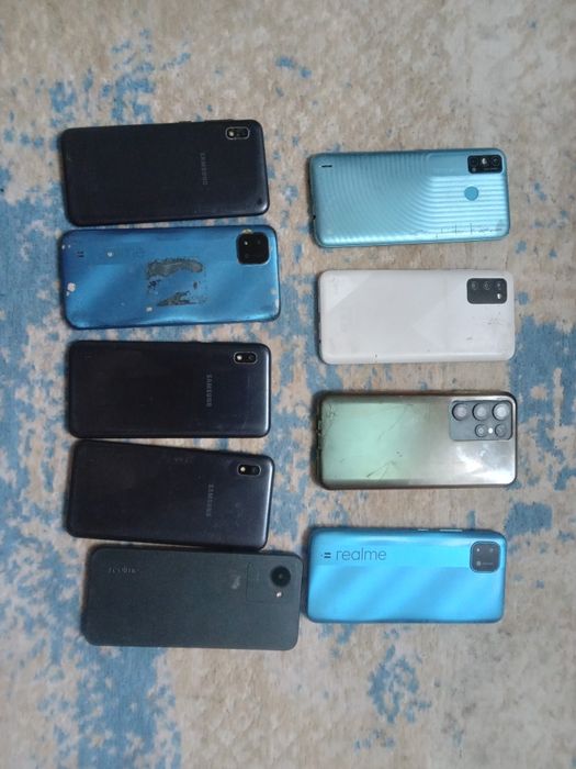 Продам на запчасти телефоны