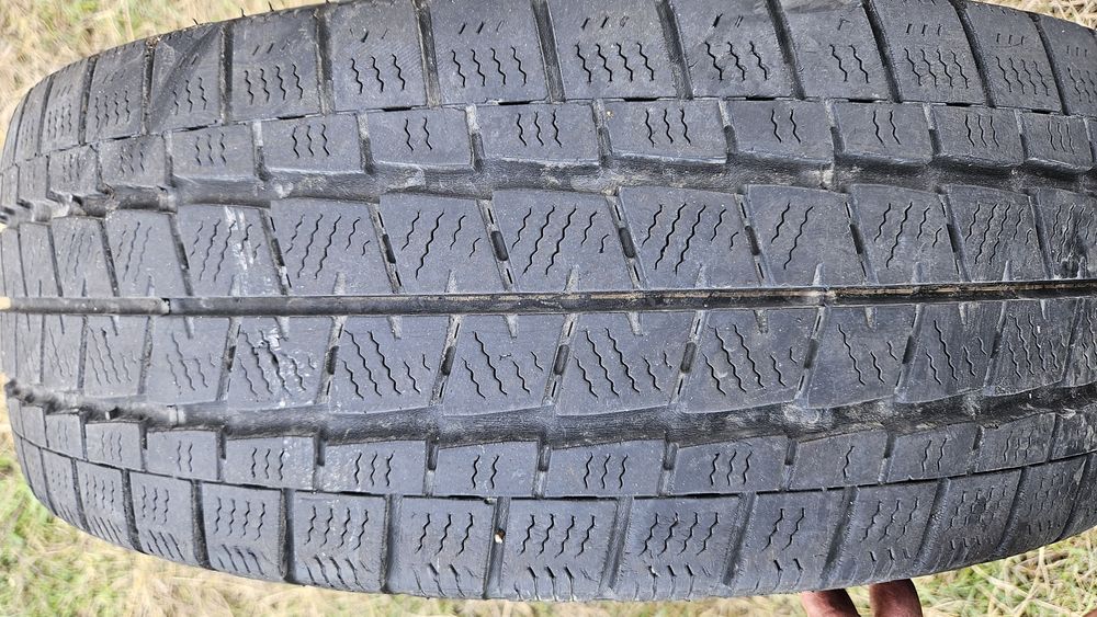 2бр гуми 205 65 16С фалкен дот 20