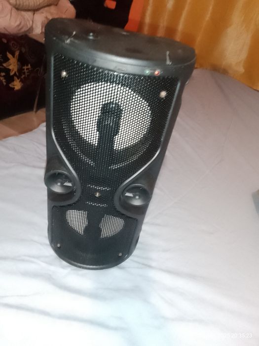 Vând boxă portabilă