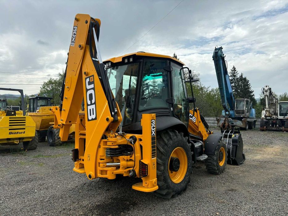 Buldoexcavator JCB 3CX, 2025, NOU