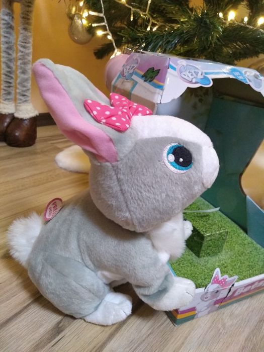 Интерактивно зайче Betsy