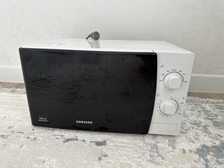 Микроволновка продам