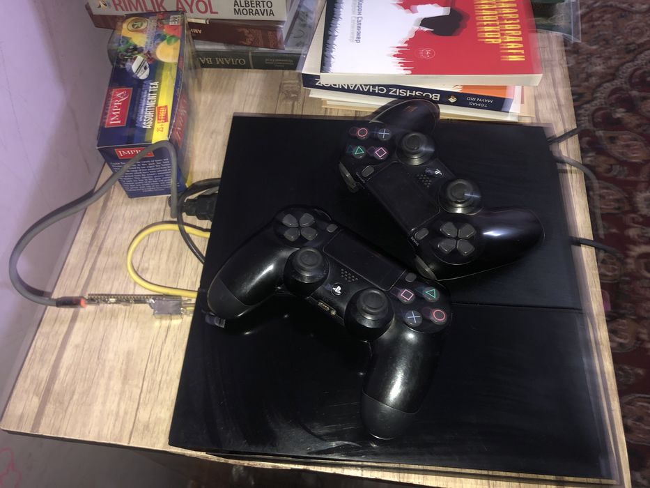 PS4. Sotiladi. Proshivka qilingan