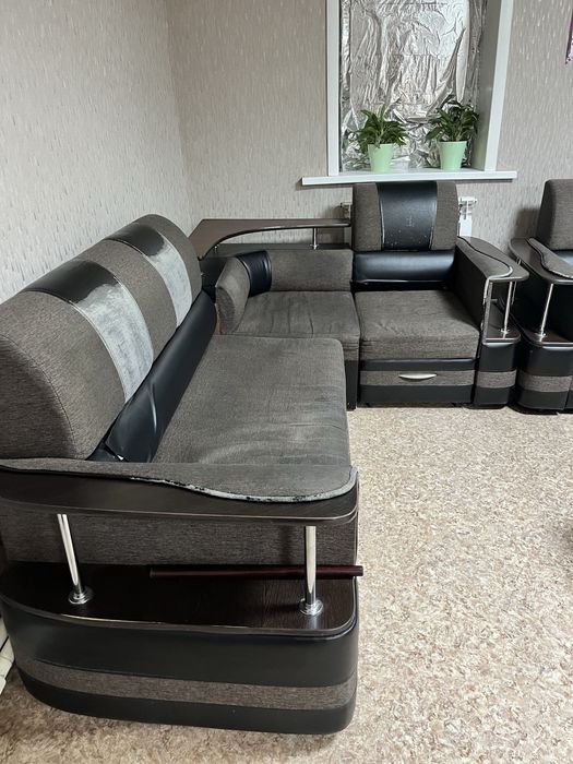 Продам диван раскладной недорого.