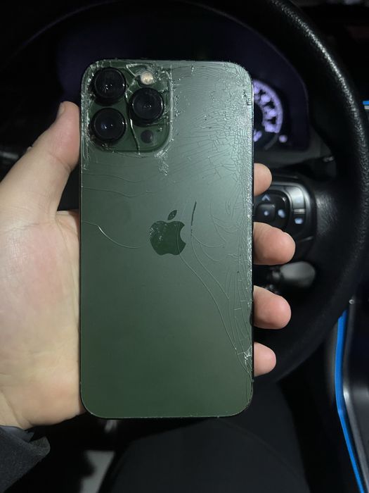 Продам 13 про мах сост отл  коробка есть