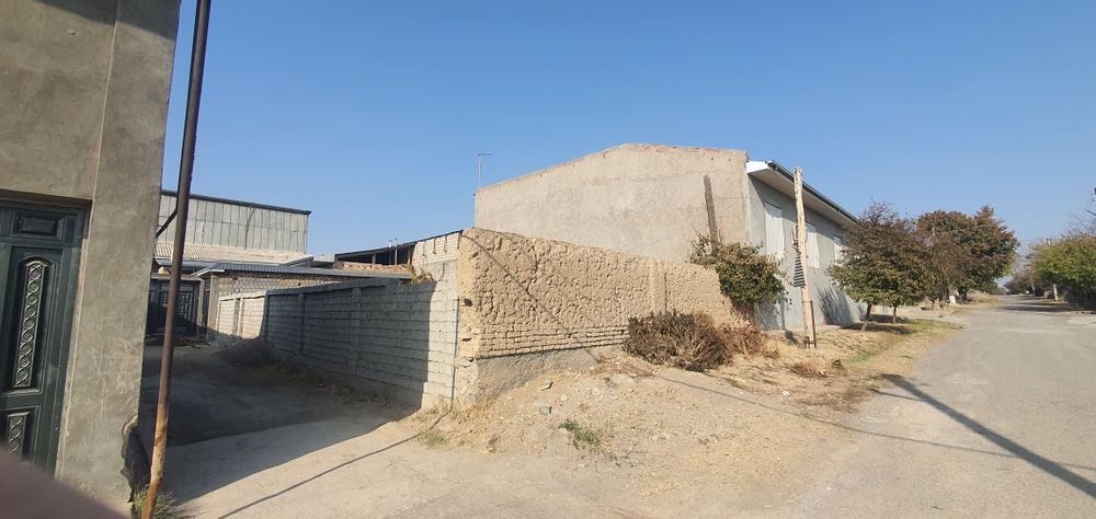 Toshmi postidan 4.5 km kirganda yer sotiladi