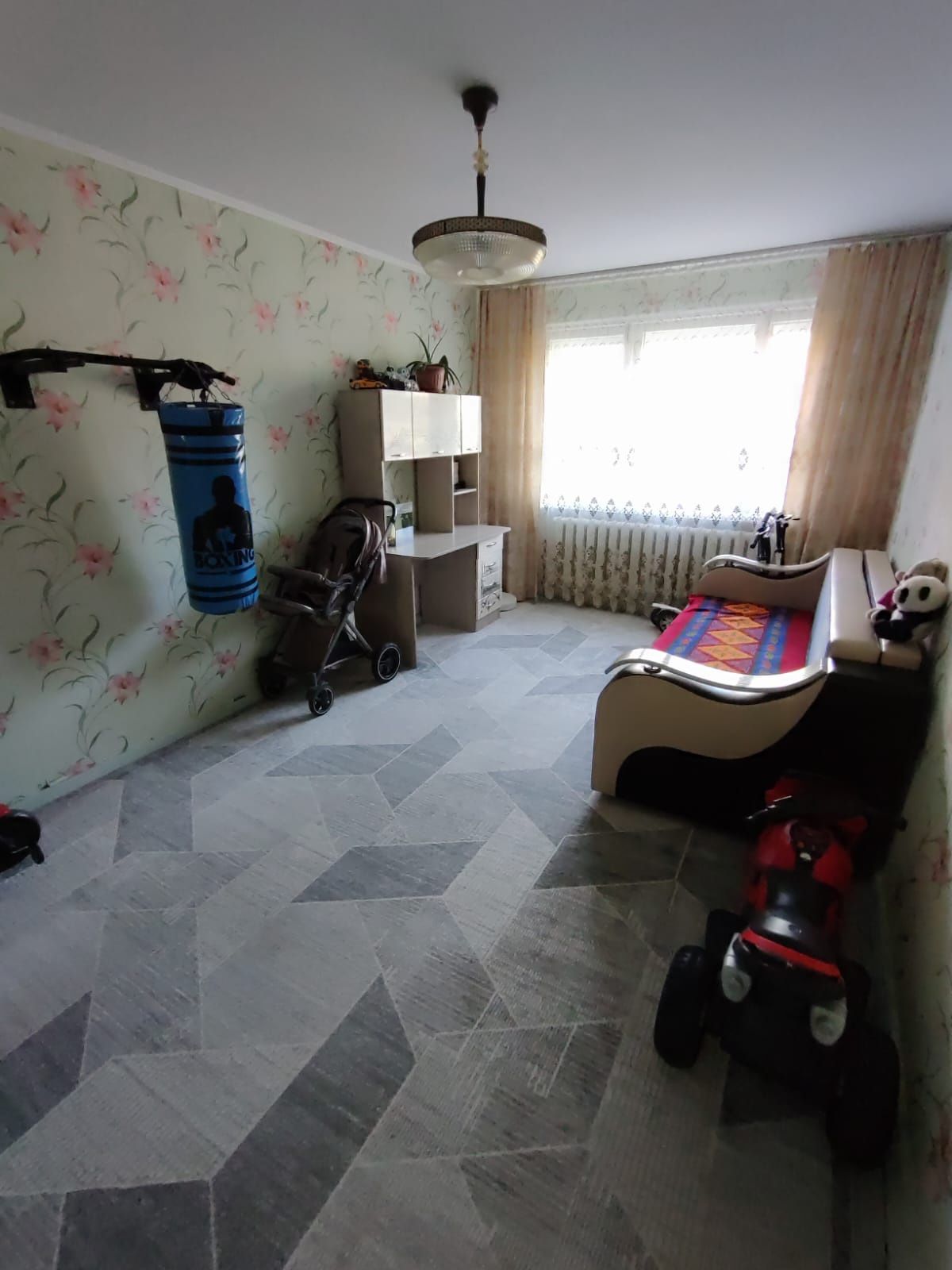 Продам 3  х комн квар. 5-21-1    этаж.