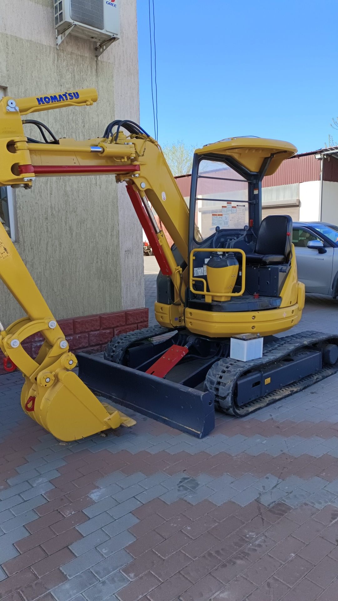 Экскаватор Komatsu PC 38uu