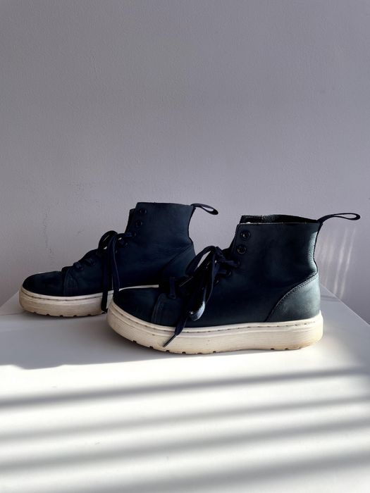 Dr. Martens боти