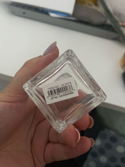 4 sticlute de sticla cu dop