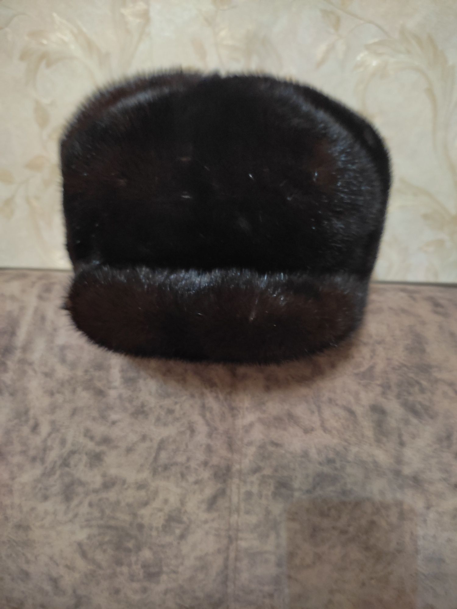 Продам норковую шапку.