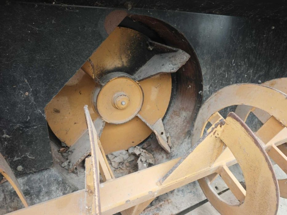 Снегорин за мини челен товарач JCB SB 78 H