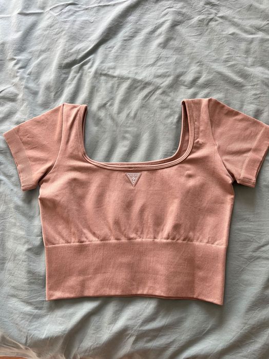 Crop top Guess, culoare bej