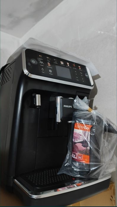 Espressor Philips automat seria 5500 LatteGo nou