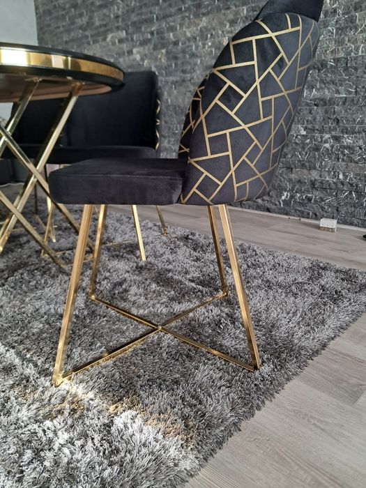 Vând masa cu 6 scaune