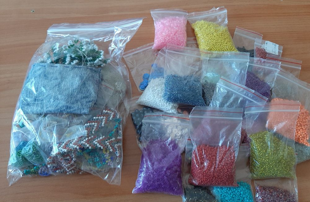 Бисер+ 3 журнала+1 уп.иголки/бисера+ заготовки+ бусы/шамбала+ пайетки.