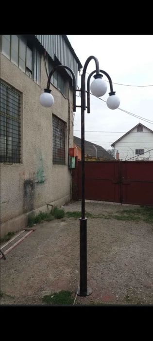 Stâlpi pentru iluminat