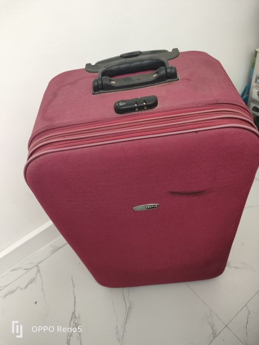 Отдам даром чемодан